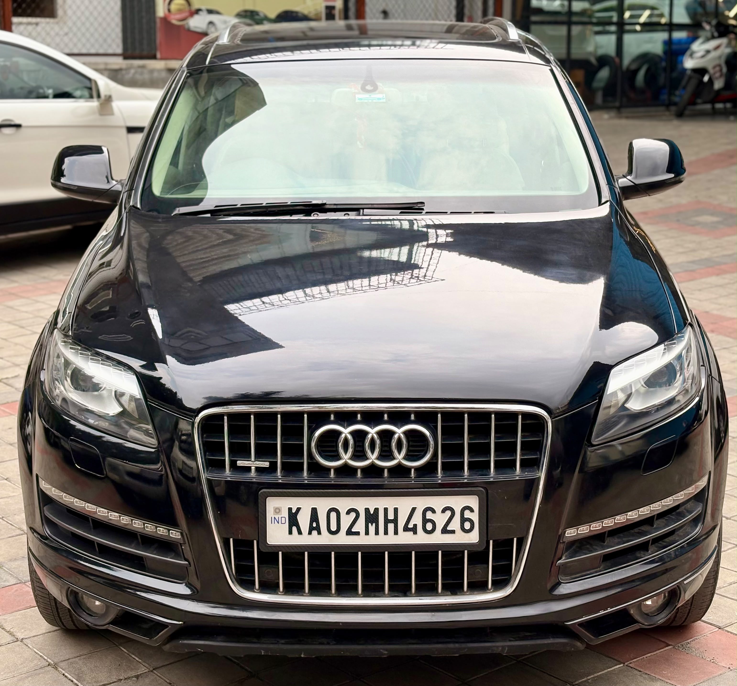 Audi Q7 3.0 TDi Diesel Automatic 2013 Model - Third Owner