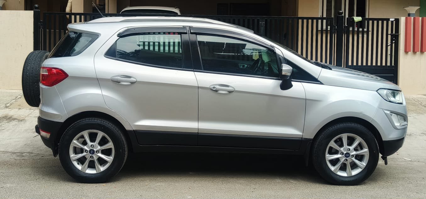 Ecosport petrol manual transmission 2nd owner 2018 model 4