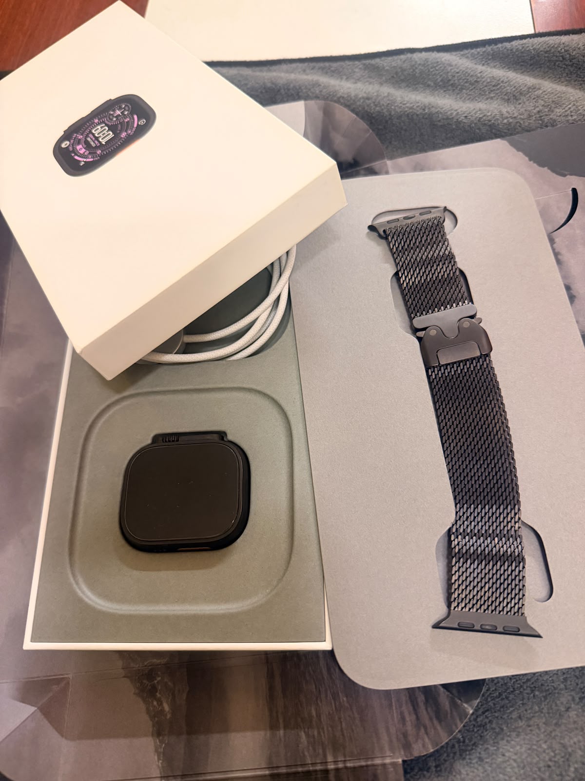 Apple Ultra 3 Milanese titanium loop